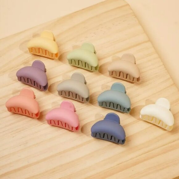 Other - 10 pack of small hair clips multiple colors - NWOT